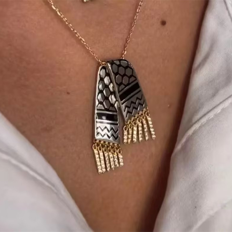 Cachecol de aço inoxidável em  - Men'S Fashion Qatar avaliação e preço
